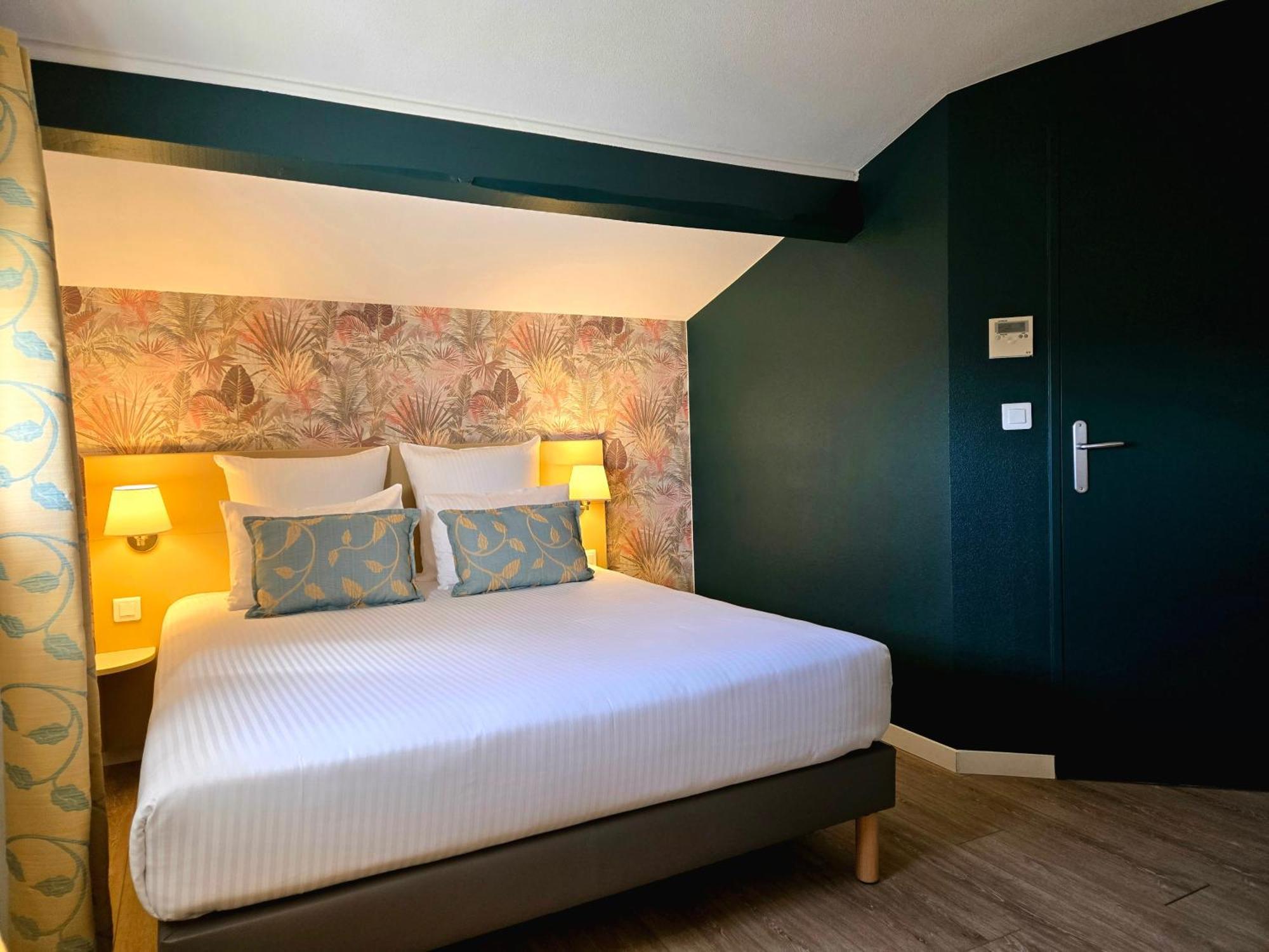 Hotel Le Saint-Genies 위제 외부 사진