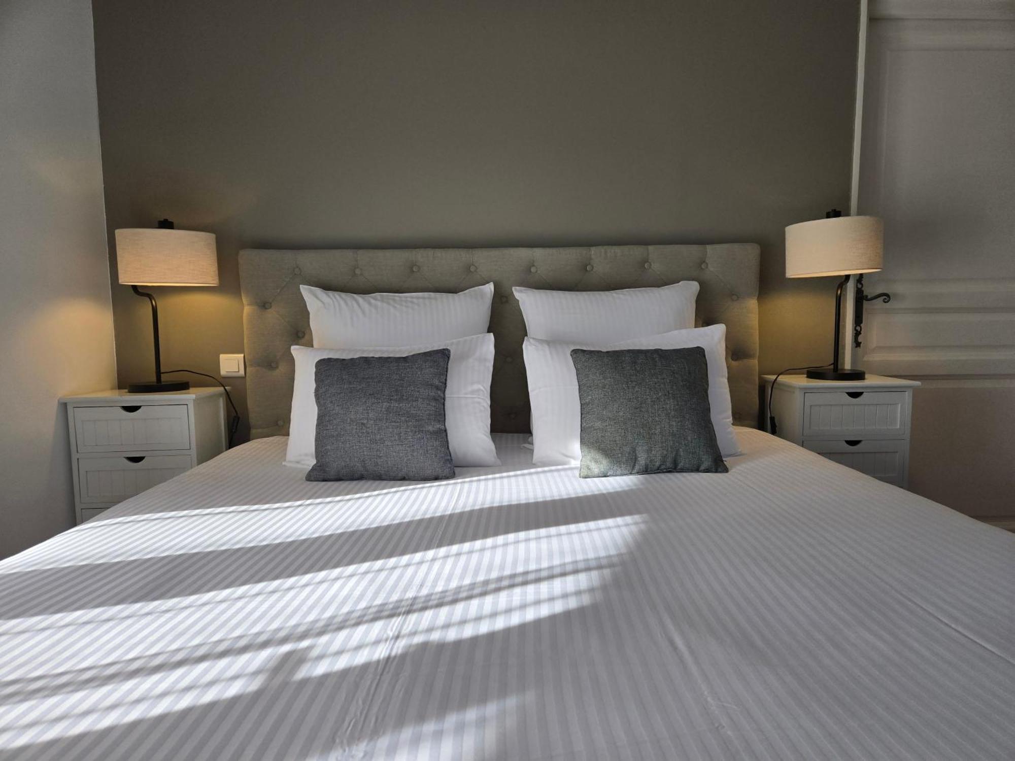 Hotel Le Saint-Genies 위제 외부 사진