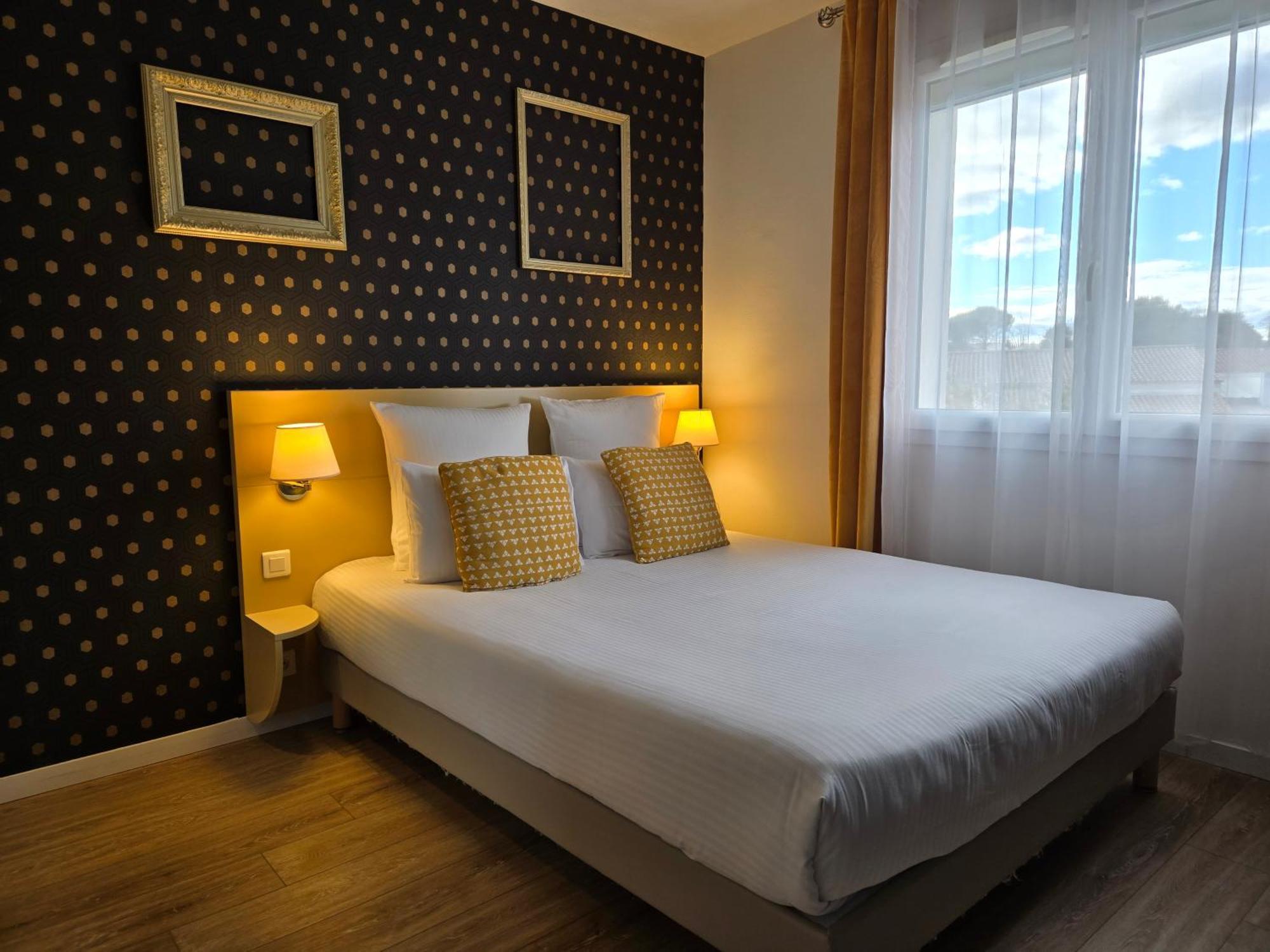 Hotel Le Saint-Genies 위제 외부 사진