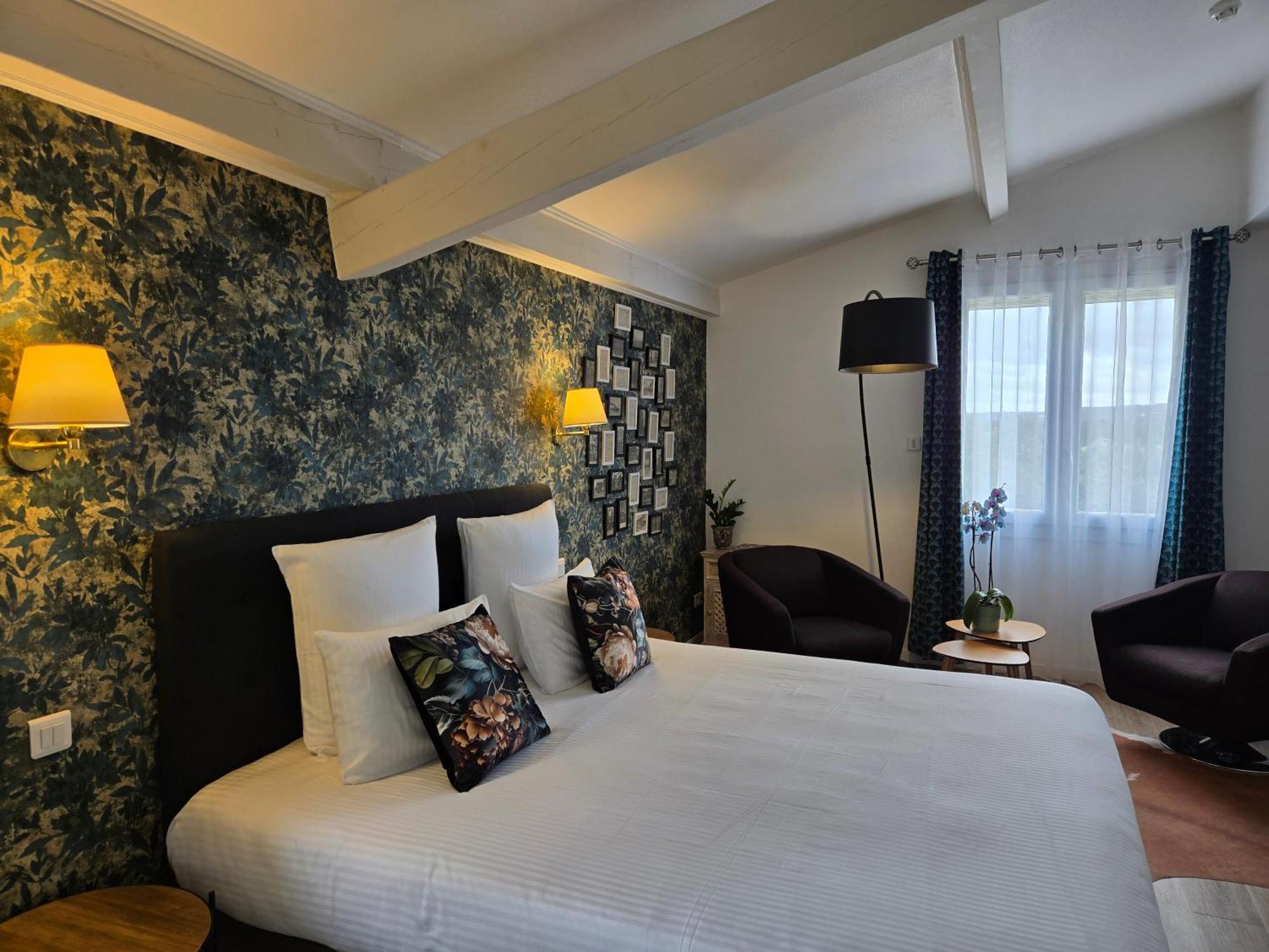 Hotel Le Saint-Genies 위제 외부 사진